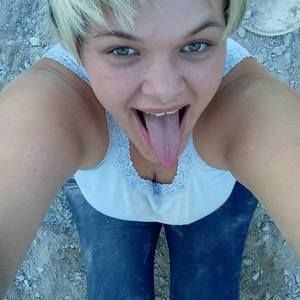 Meet your Posher, Christiana